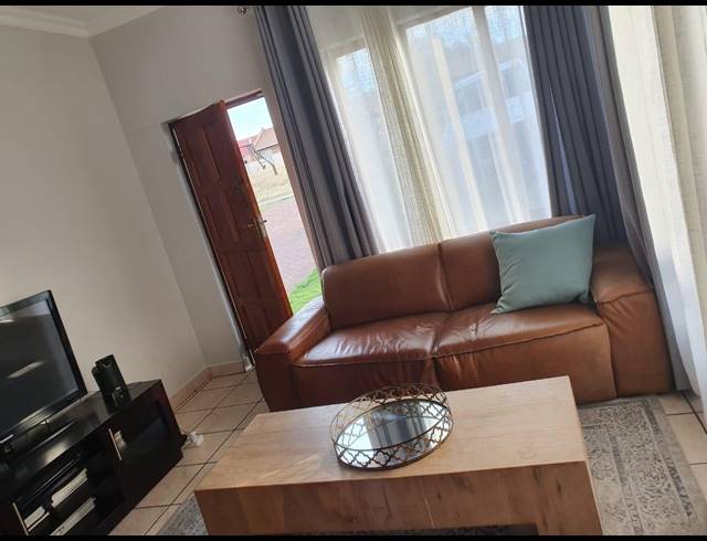 3 BEDROOM TOWNHOUSE TO LET IN REYNO RIDGE